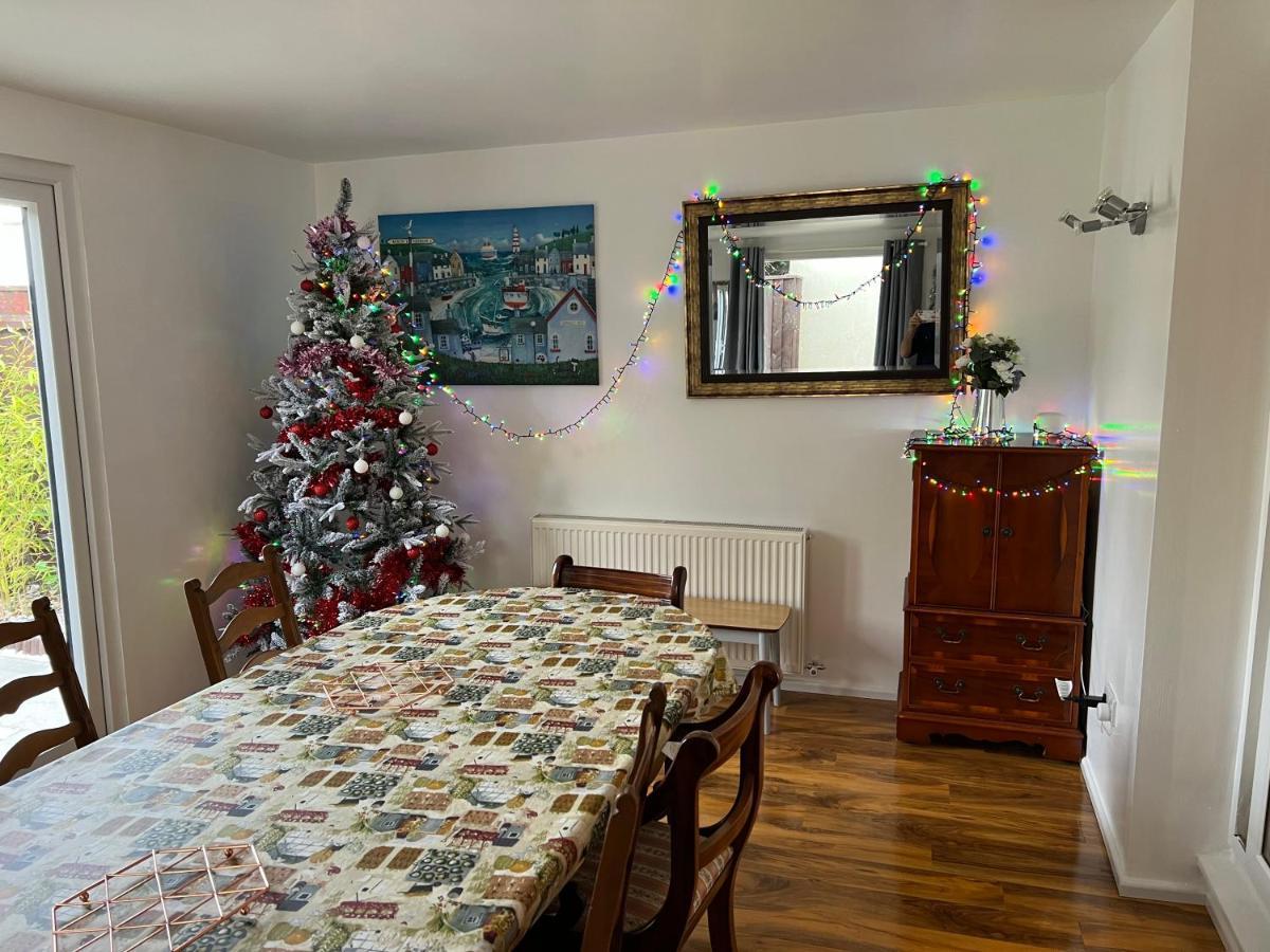 Fantastic Villa Bournemouth - Spa, Parking, Garden Kültér fotó